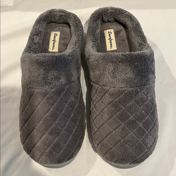 dearfoams Shoes - NWOT Dearfoams Quilted Slippers in Grey